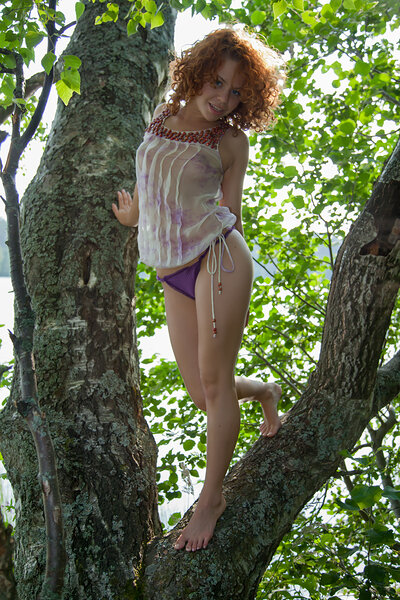 Model Pamela E in Pamela Use All My Senses